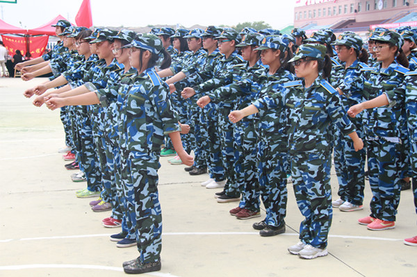 【軍訓(xùn)集錦】踏出軍中莊嚴(yán)