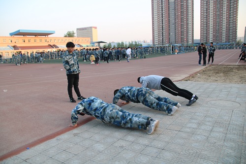 努力備戰(zhàn)校運(yùn)會(huì)，地科同心創(chuàng)輝煌