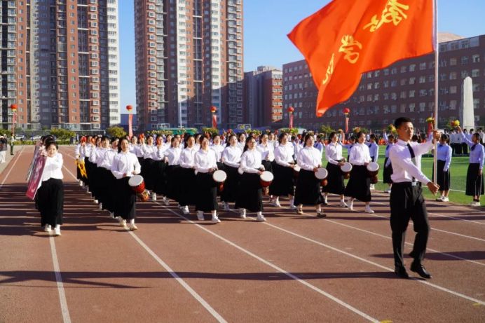 一起動感青春！保定理工學(xué)院2023年秋季運動會圓滿閉幕