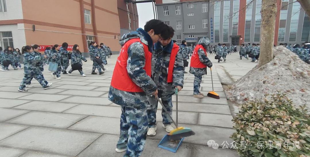 雷鋒精神共傳承，志愿服務(wù)學(xué)雷鋒