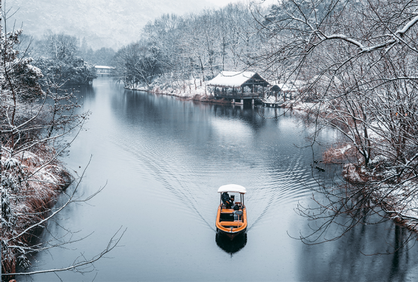 保定理工學(xué)院||管理學(xué)院||冬雪蒼茫，防寒保暖要注意！