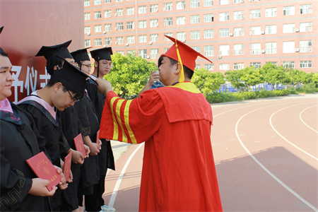 保定理工學(xué)院藝術(shù)學(xué)院 “青春不散場(chǎng)，未來皆可期”2024屆畢業(yè)典禮暨學(xué)位授予儀式