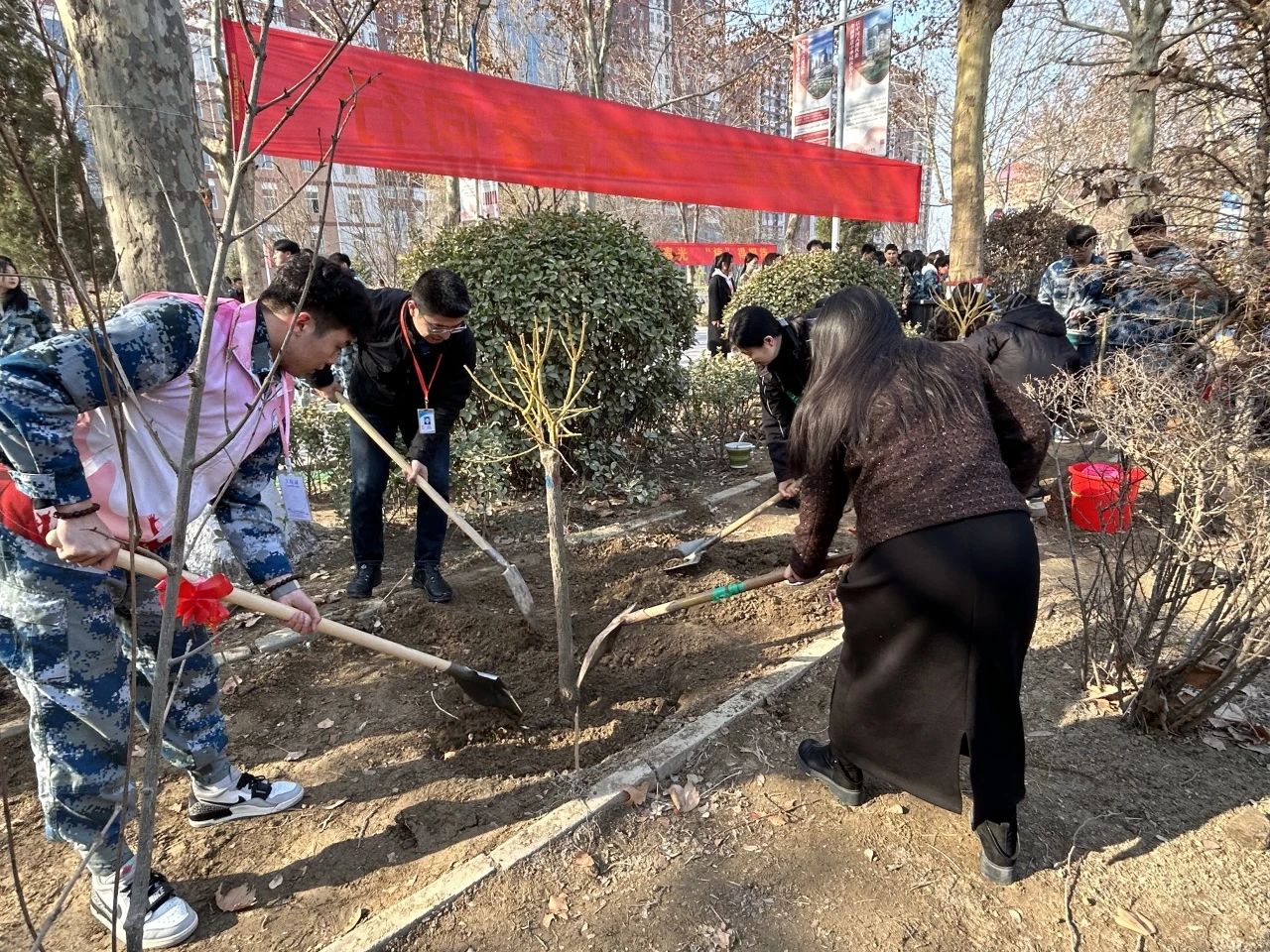 “‘植’此青綠，教樹人心，‘育’汝于成”植樹節(jié)活動(dòng)圓滿結(jié)束!