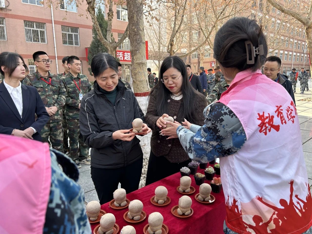 “‘植’此青綠，教樹人心，‘育’汝于成”植樹節(jié)活動(dòng)圓滿結(jié)束!