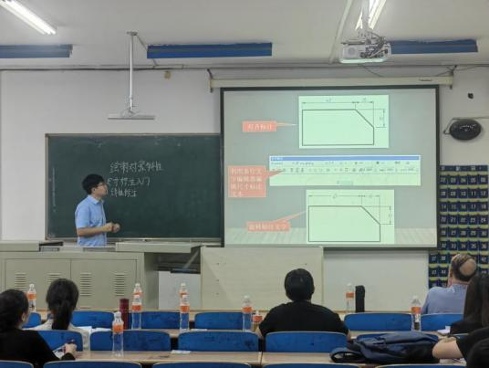 我校舉行新教師課堂教學資格驗收活動